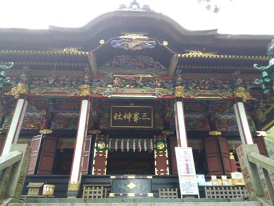 三峯神社の本殿の画像