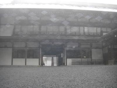 三峯神社のひし形が写り込んだ画像2